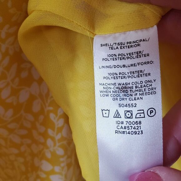 LOFT Vine Strappy Cami Size XS Yellow V-Neck Lined Tank Flowy Summer Coastal - Picture 11 of 11